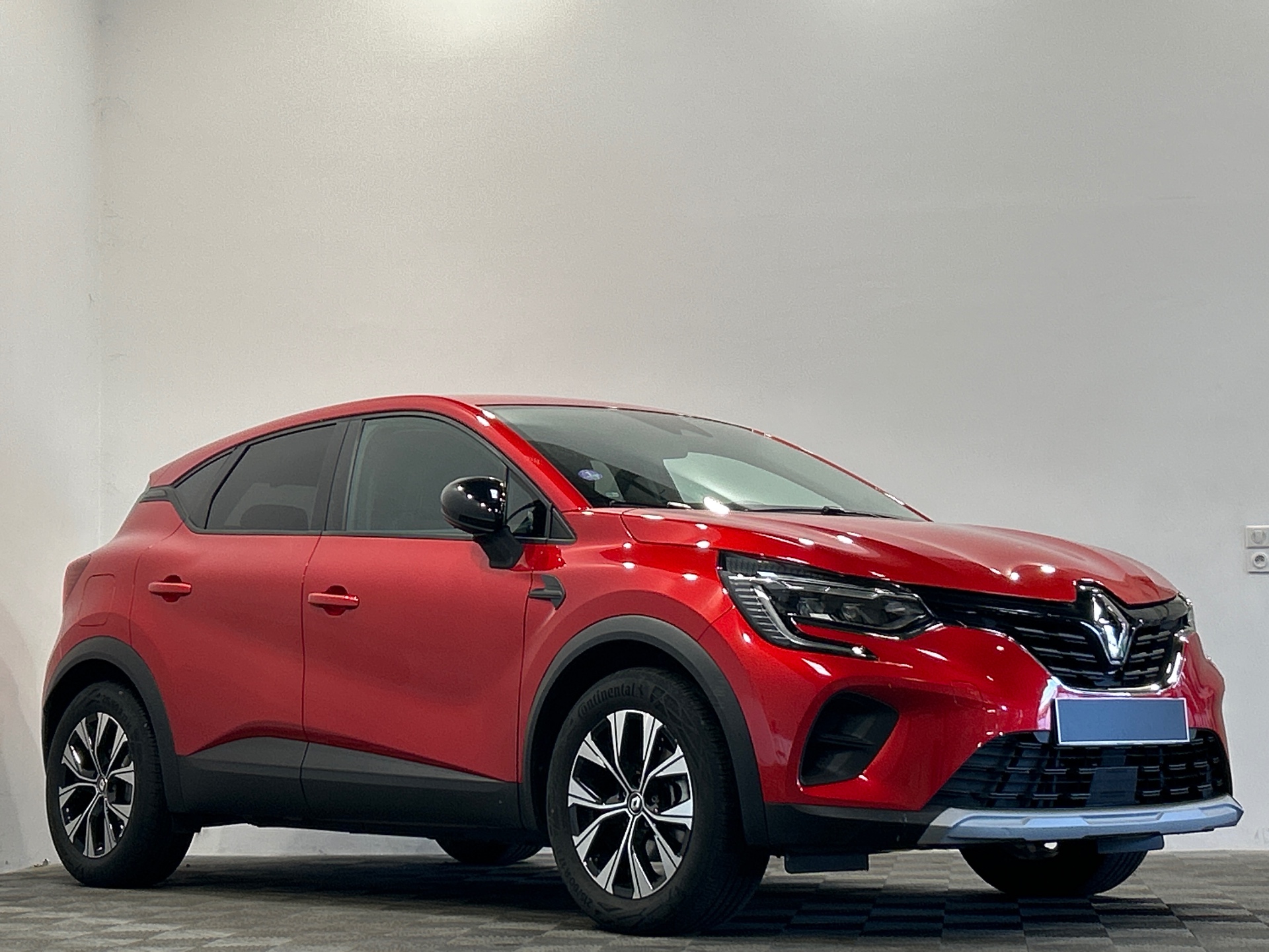 Photo 2 du véhicule RENAULT CAPTUR