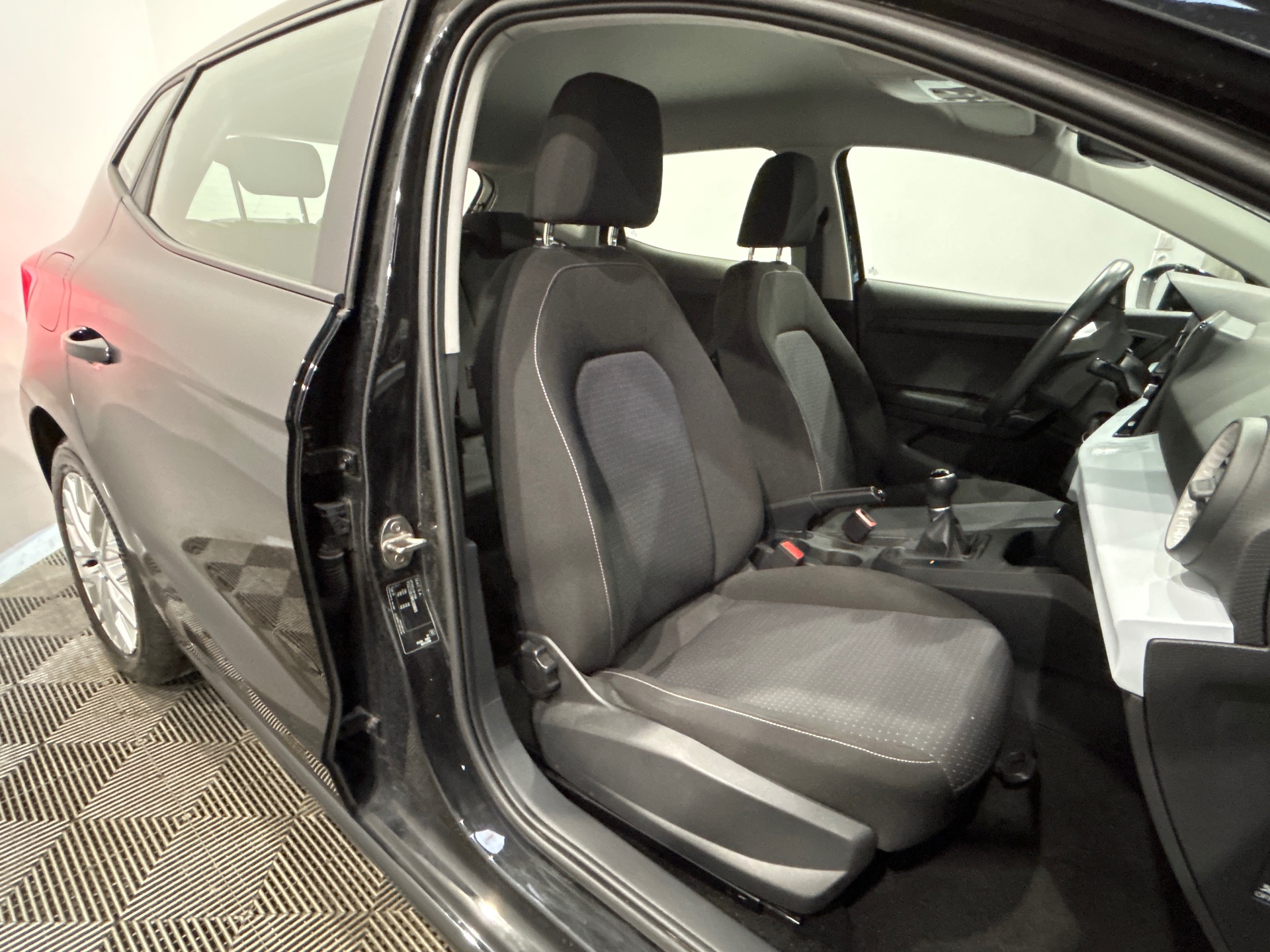 Photo 33 du véhicule SEAT IBIZA