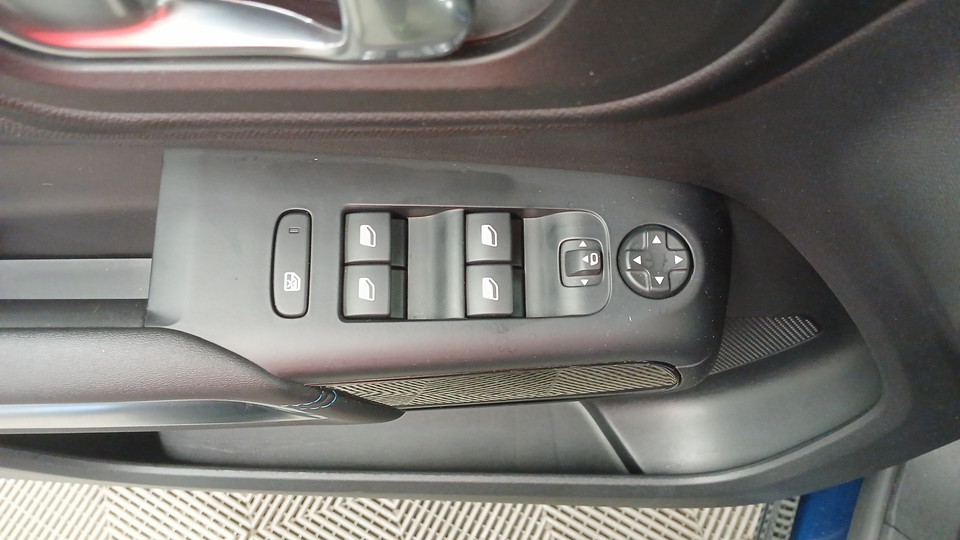 Photo 9 du véhicule CITROEN C5 AIRCROSS