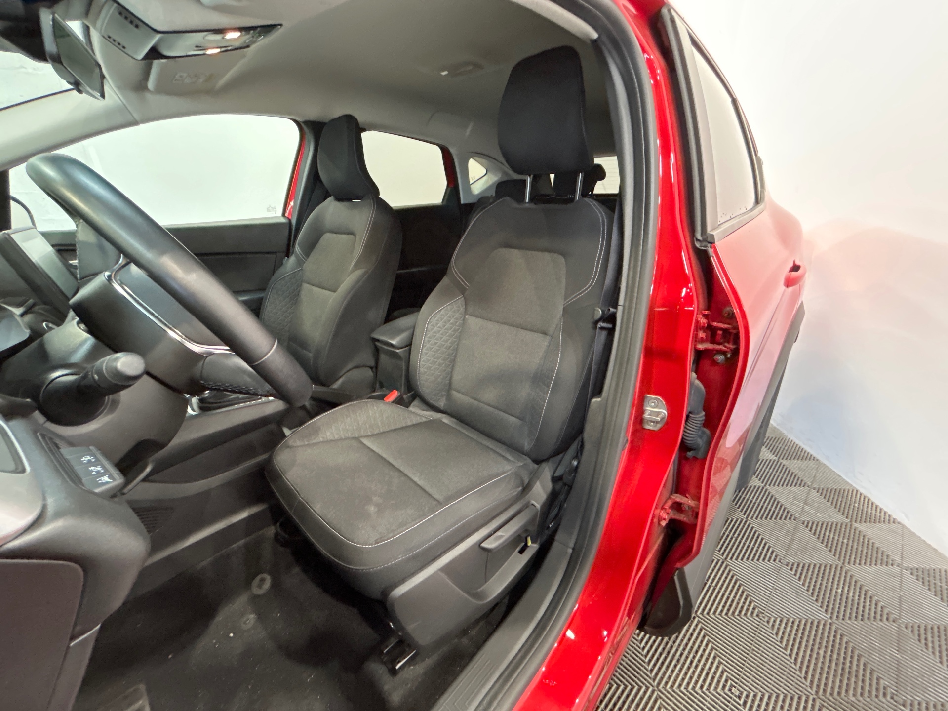 Photo 9 du véhicule RENAULT CAPTUR