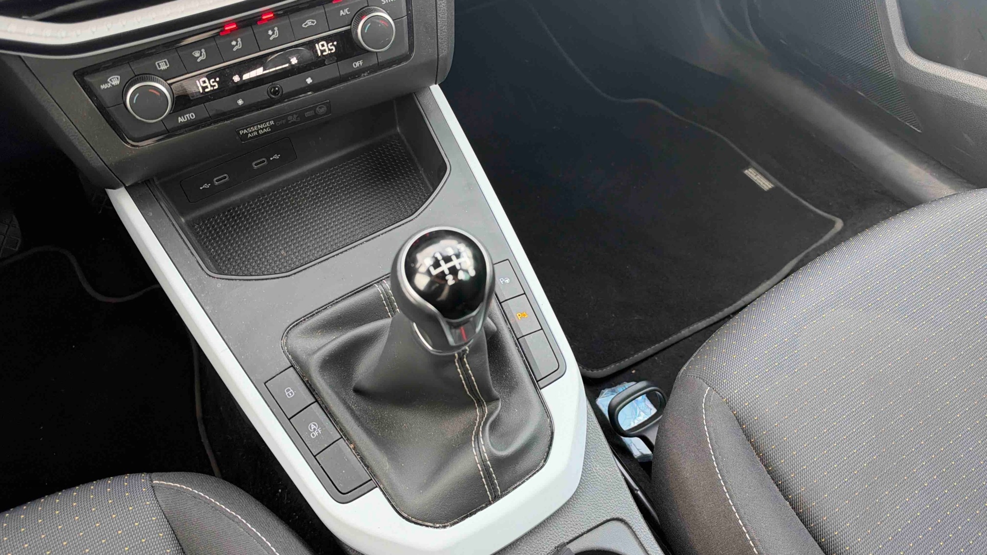 Photo 18 du véhicule SEAT ARONA
