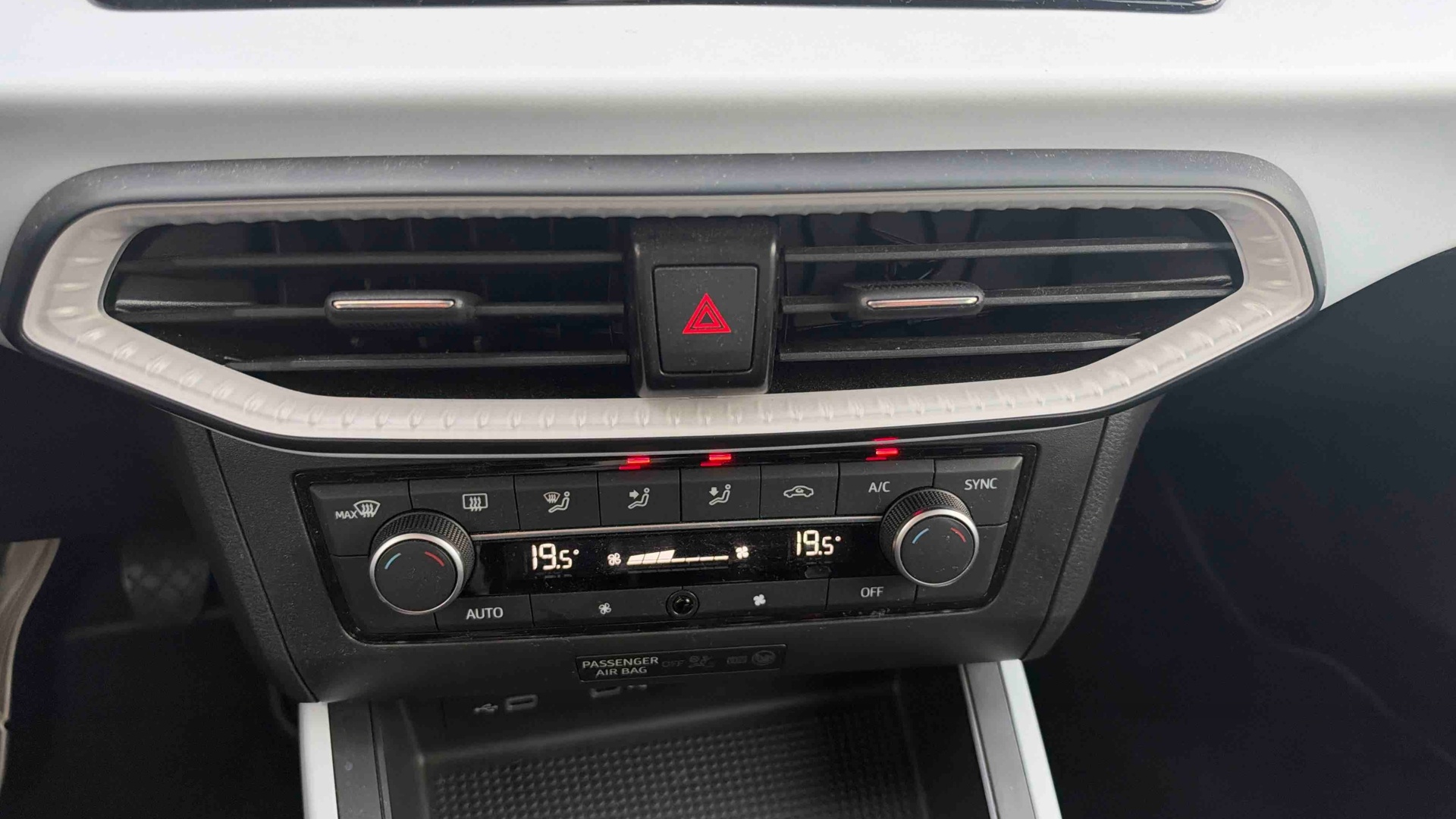 Photo 17 du véhicule SEAT ARONA