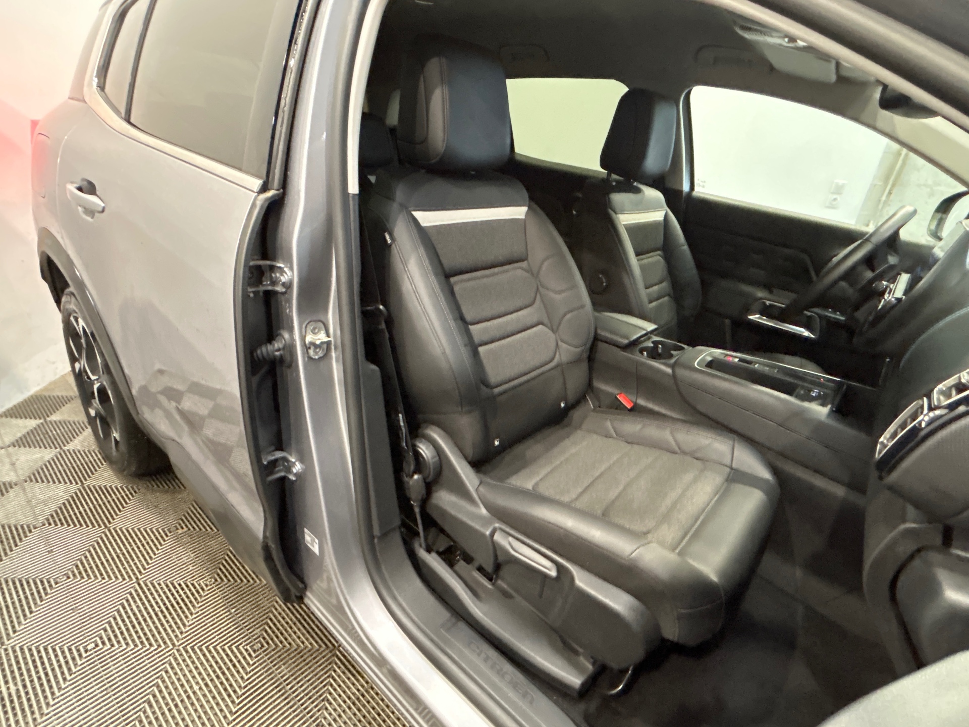 Photo 36 du véhicule CITROEN C5 AIRCROSS