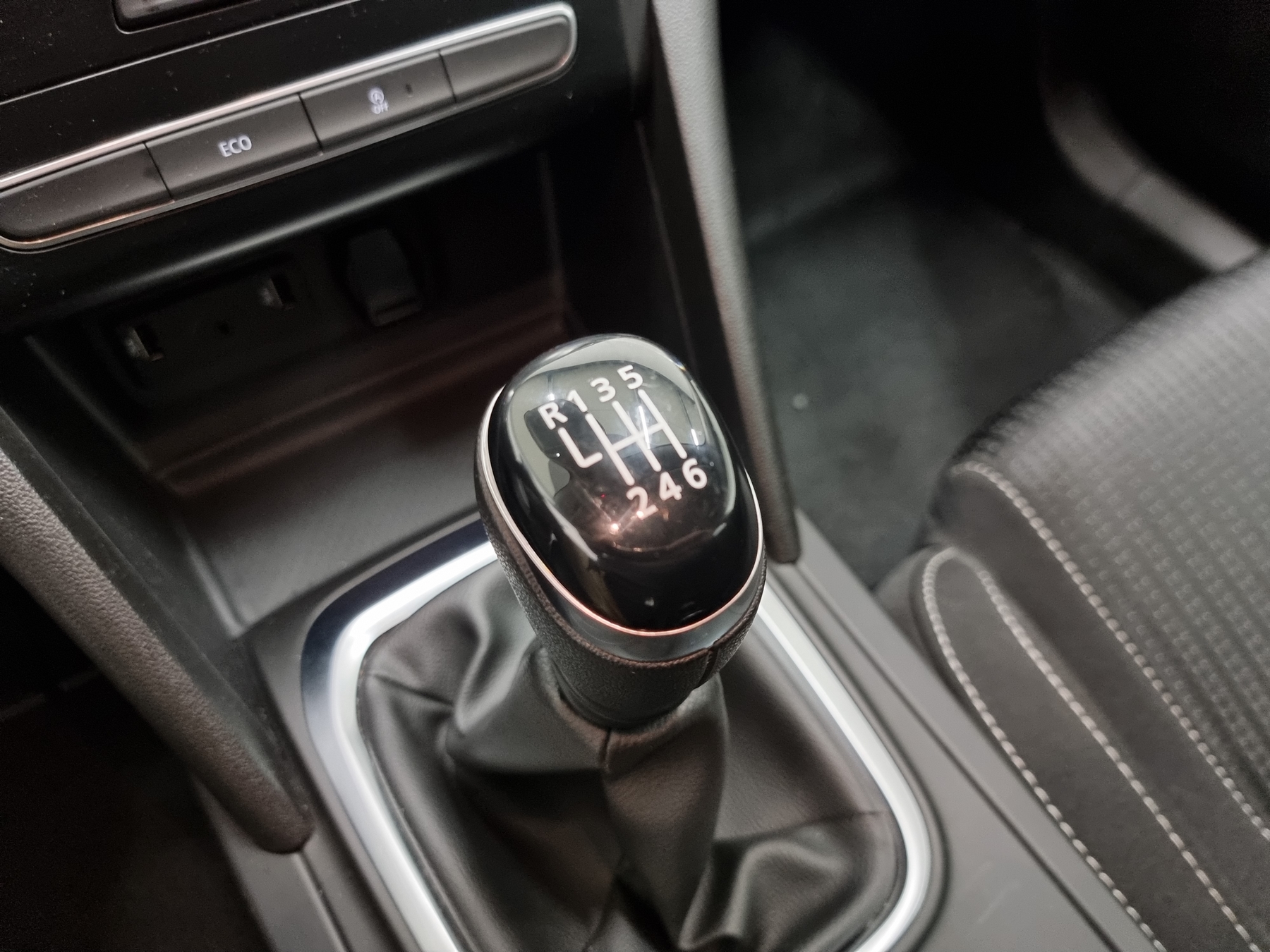 RENAULT MEGANE IV BERLINE BUSINESS
