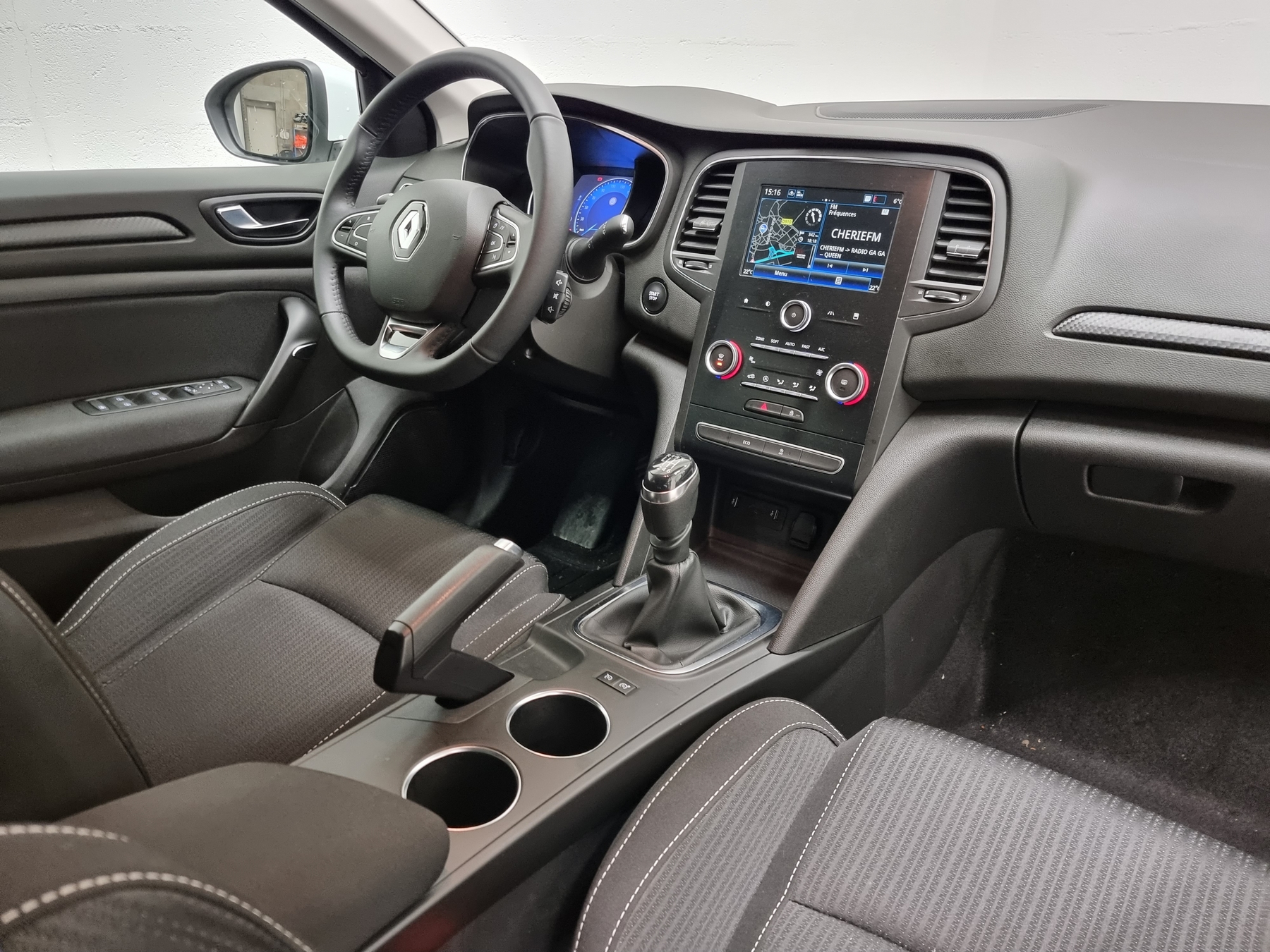 RENAULT MEGANE IV BERLINE BUSINESS