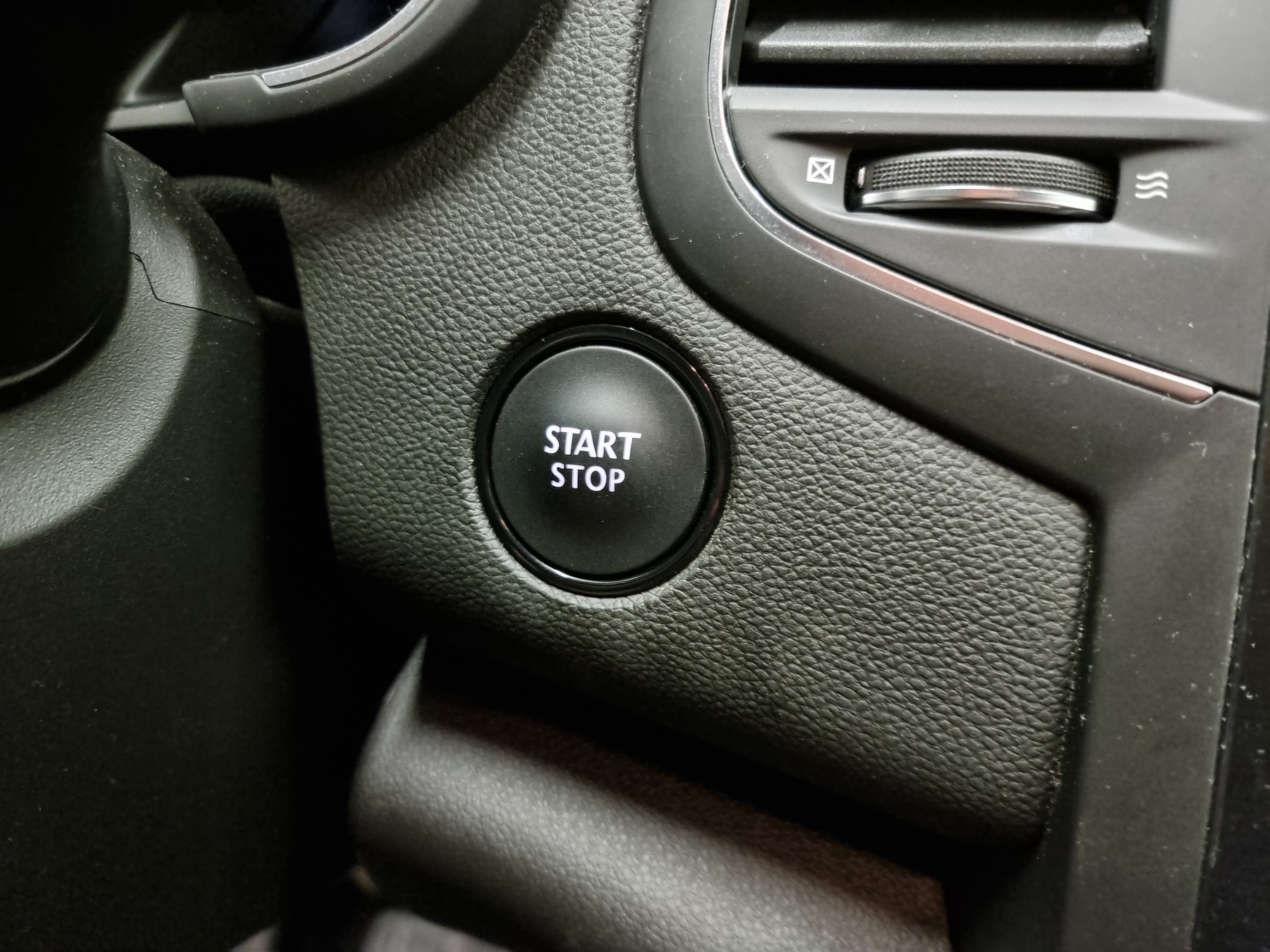 RENAULT MEGANE IV BERLINE BUSINESS