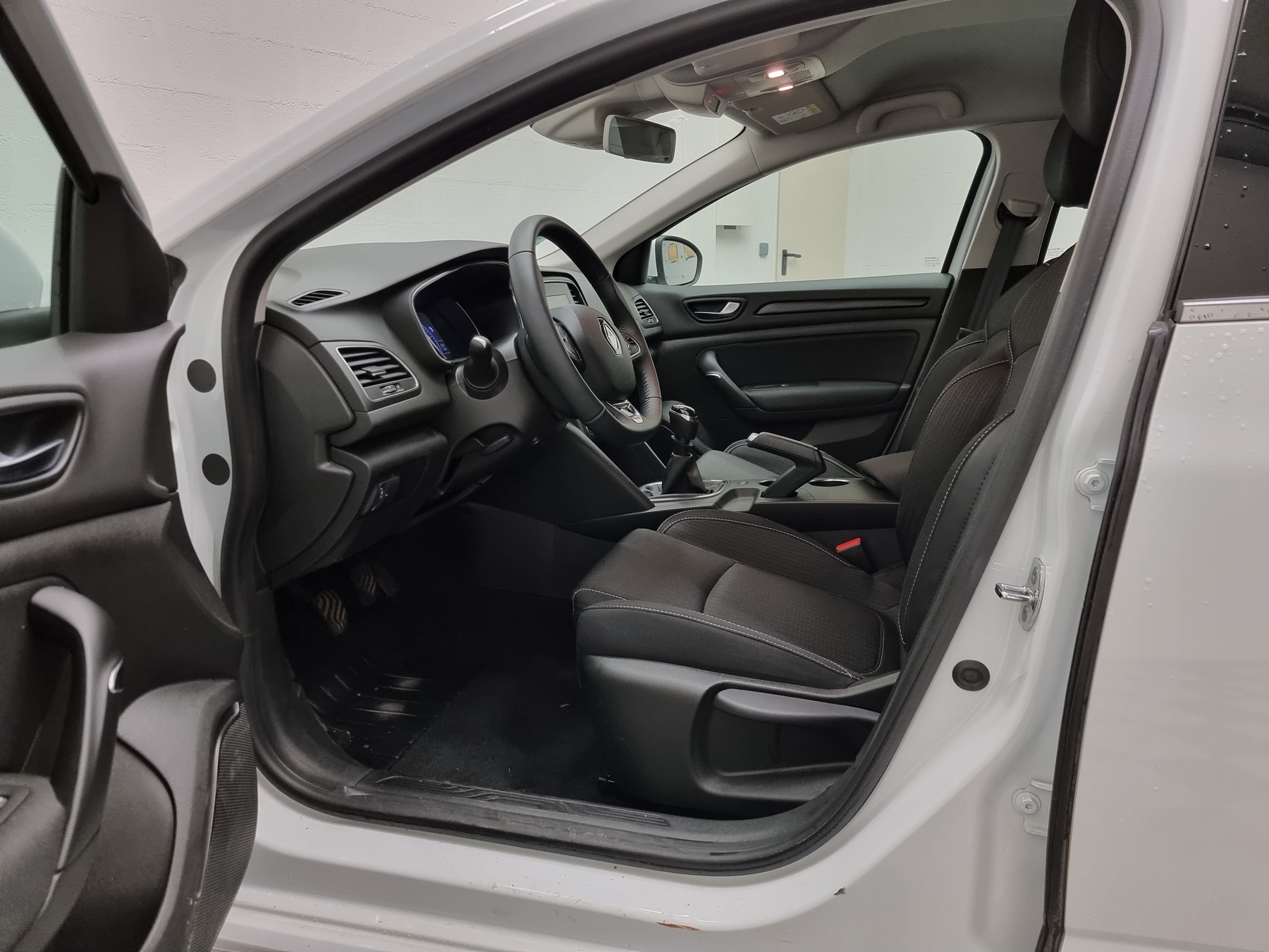 RENAULT MEGANE IV BERLINE BUSINESS