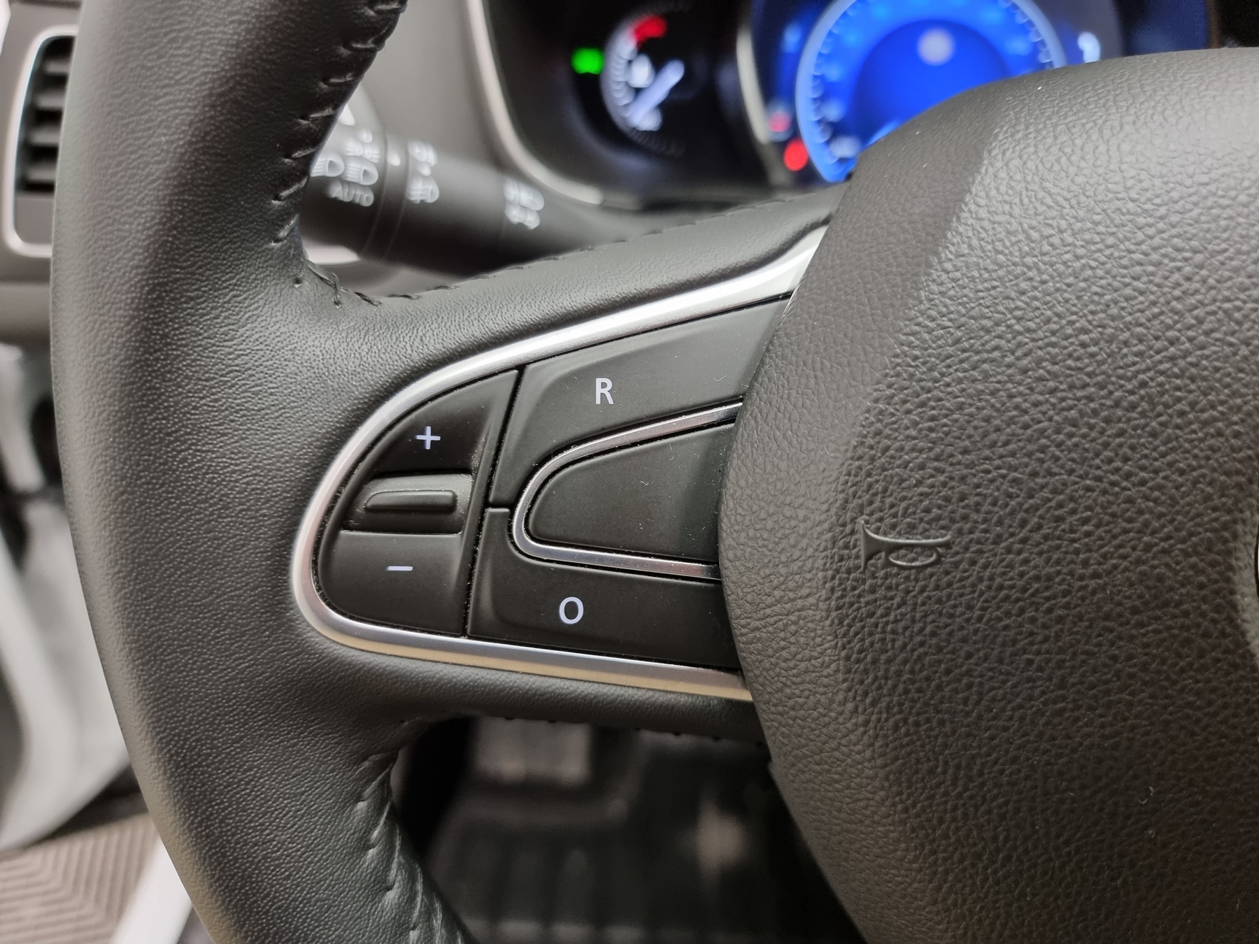 RENAULT MEGANE IV BERLINE BUSINESS