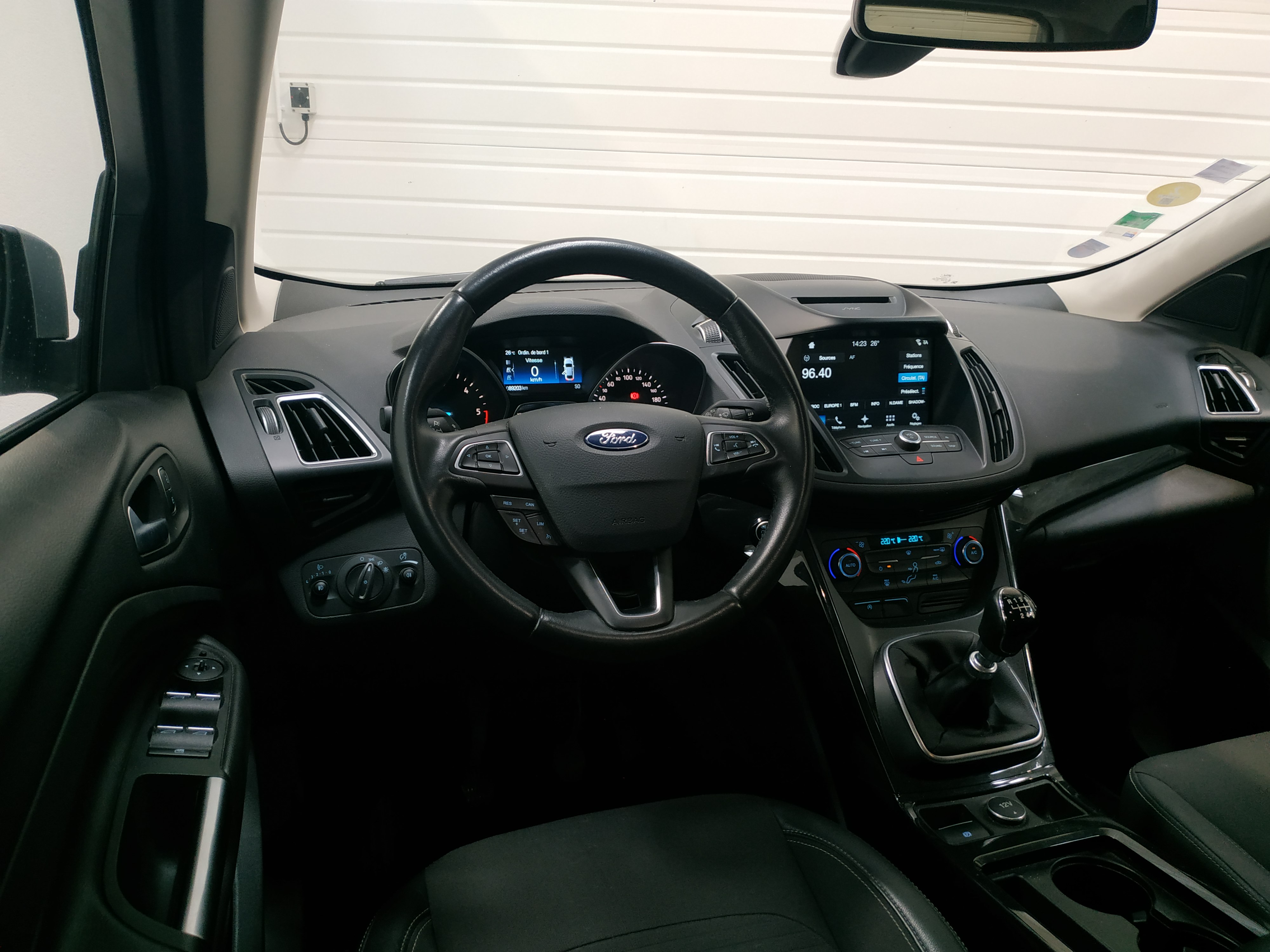 FORD KUGA de 2017 La ChapelleSaintLuc Massoutre VO