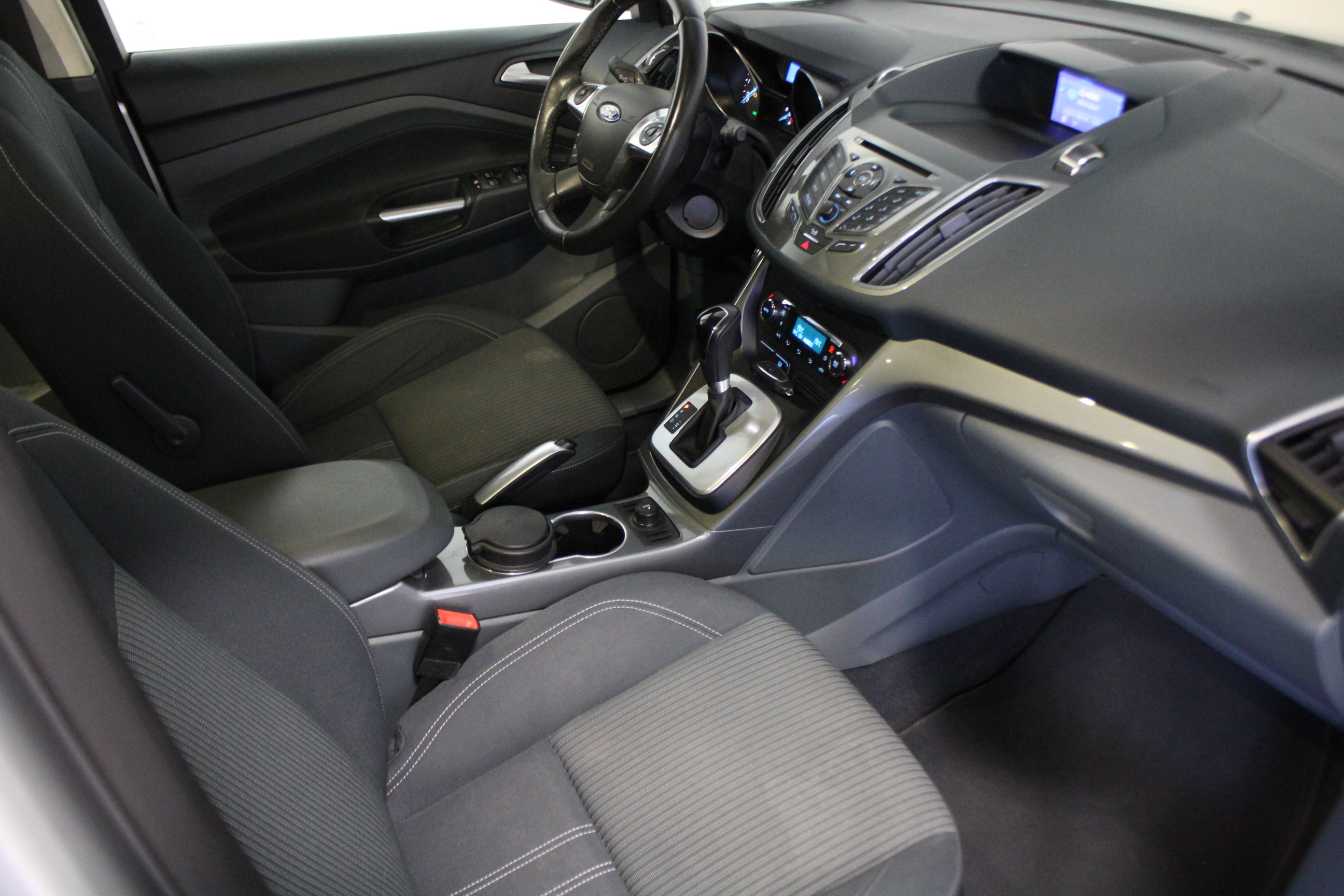 FORD C MAX de 2013 OLIVET Massoutre VO