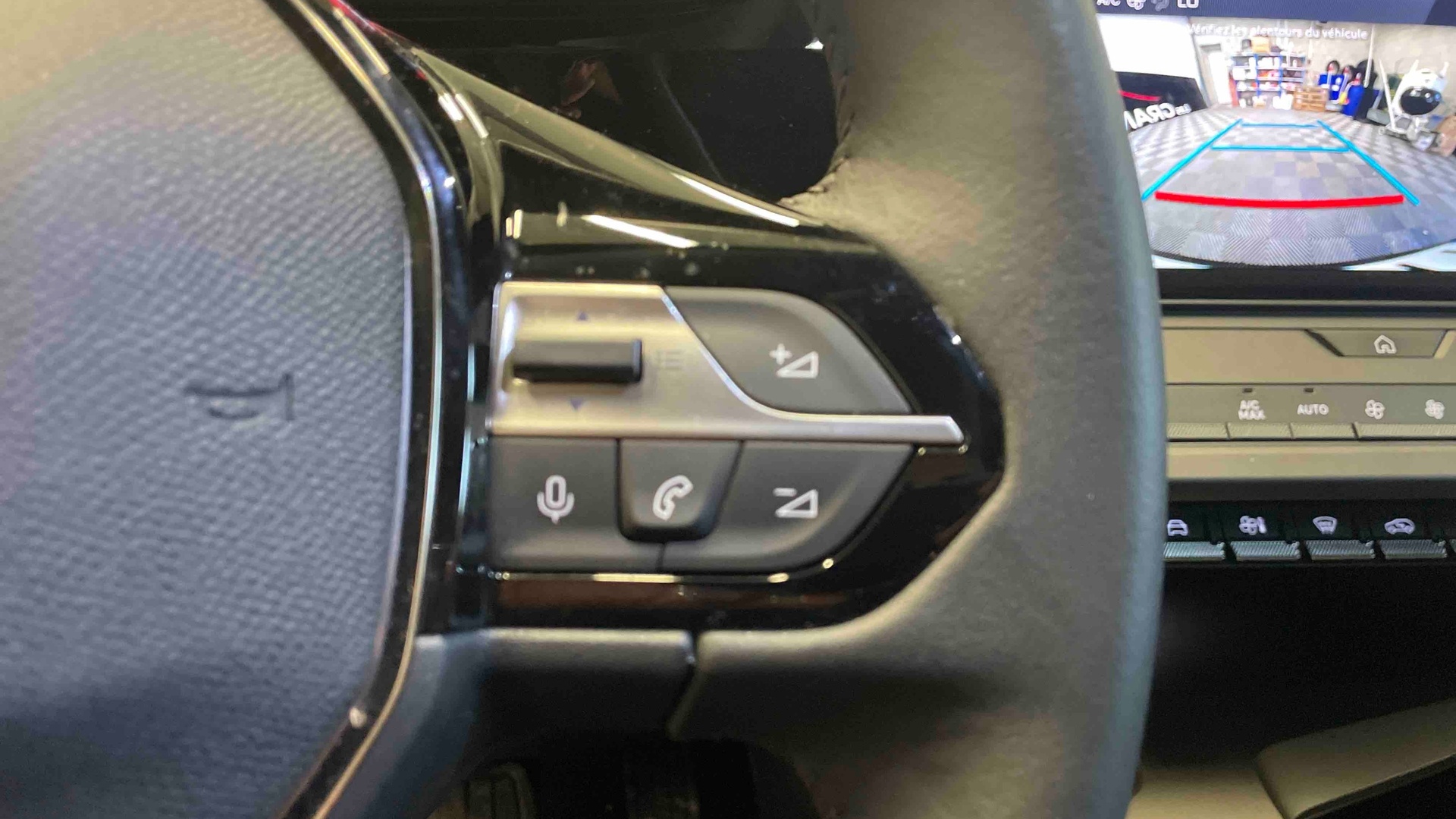 Photo 19 du véhicule PEUGEOT 308